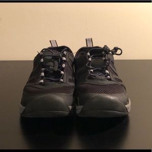 Lands End Men’s Water Shoes, Black/Grey, Size 10.5, Good Condition. (Like New)